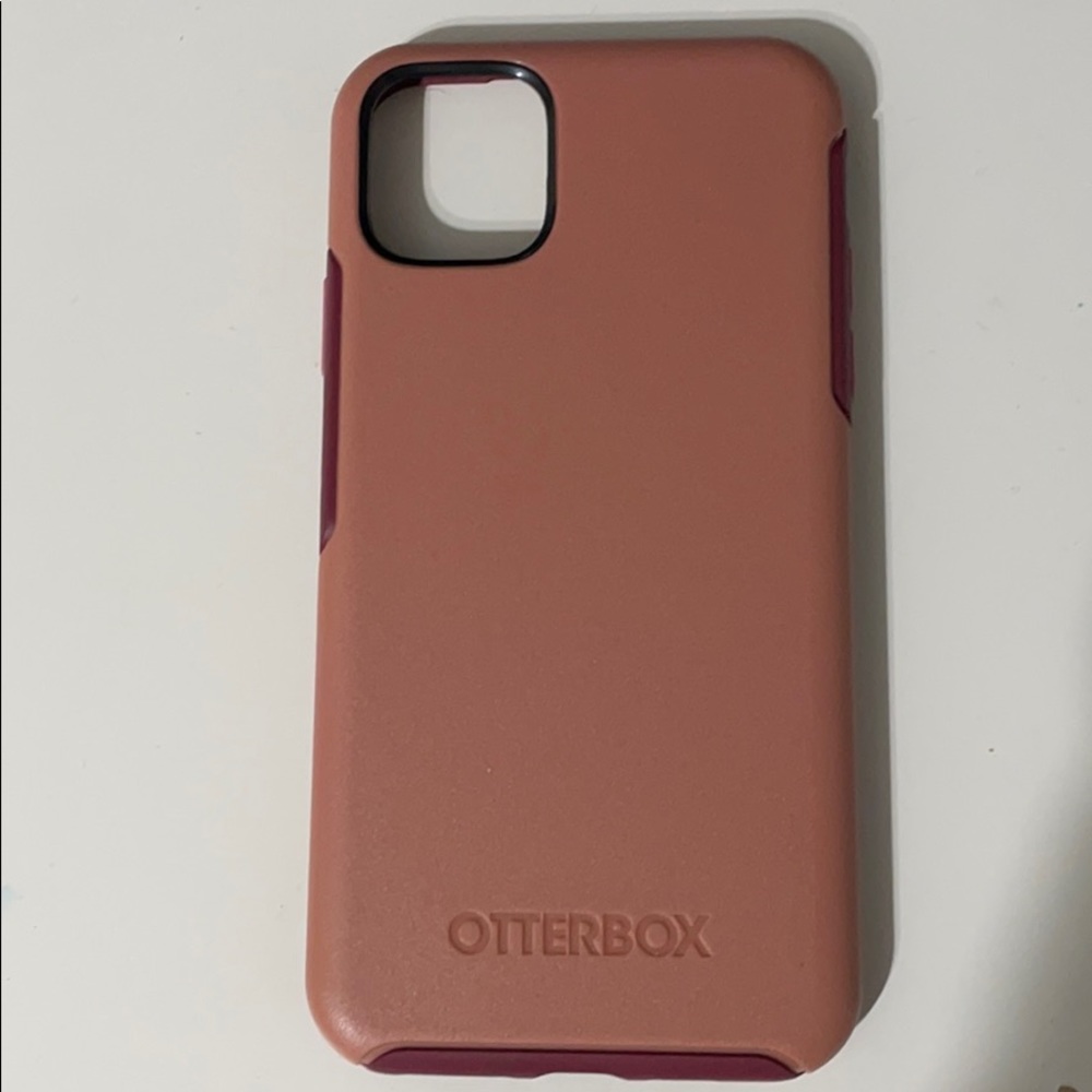 Like new Otterbox Symmetry iPhone 11 Pro Max Case
